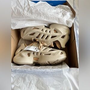 adidas
AdiFom Climacool "Wonder Beige" sneakers Size 6